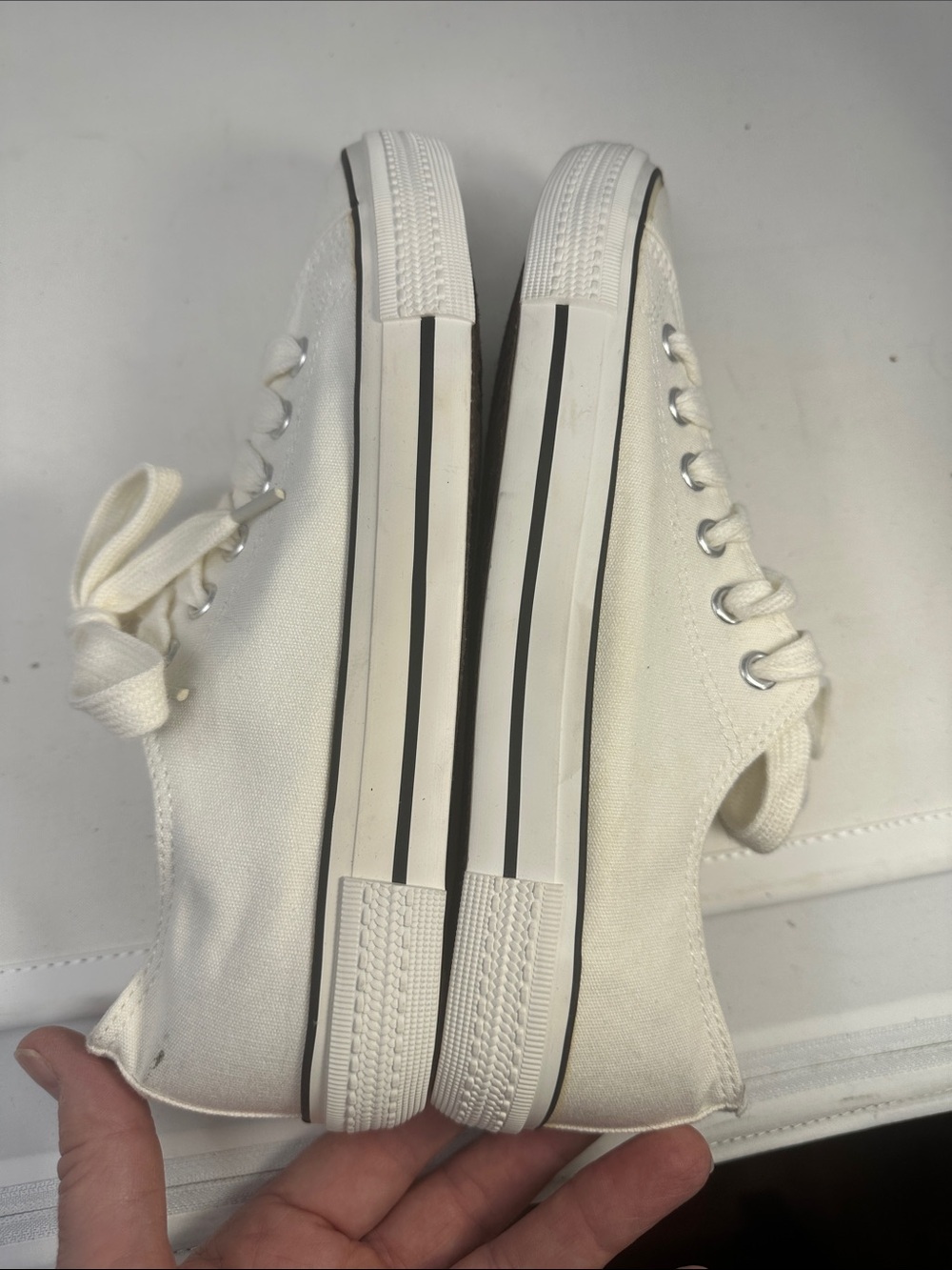 Retrofire Sneakers Size 8 Women’s //Boy 6.5 - Picture 2 of 6